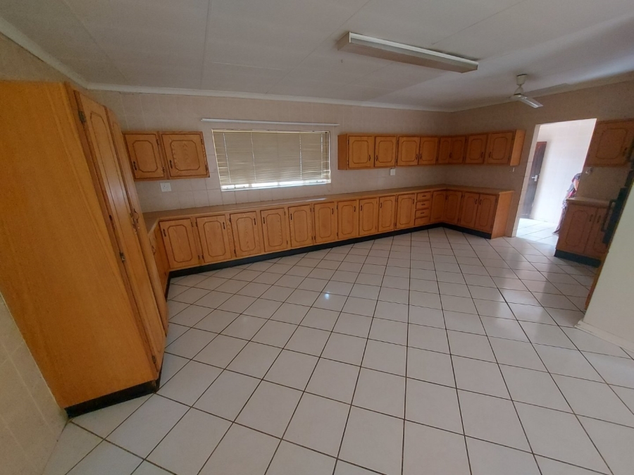 7 Bedroom Property for Sale in Protea Park North West